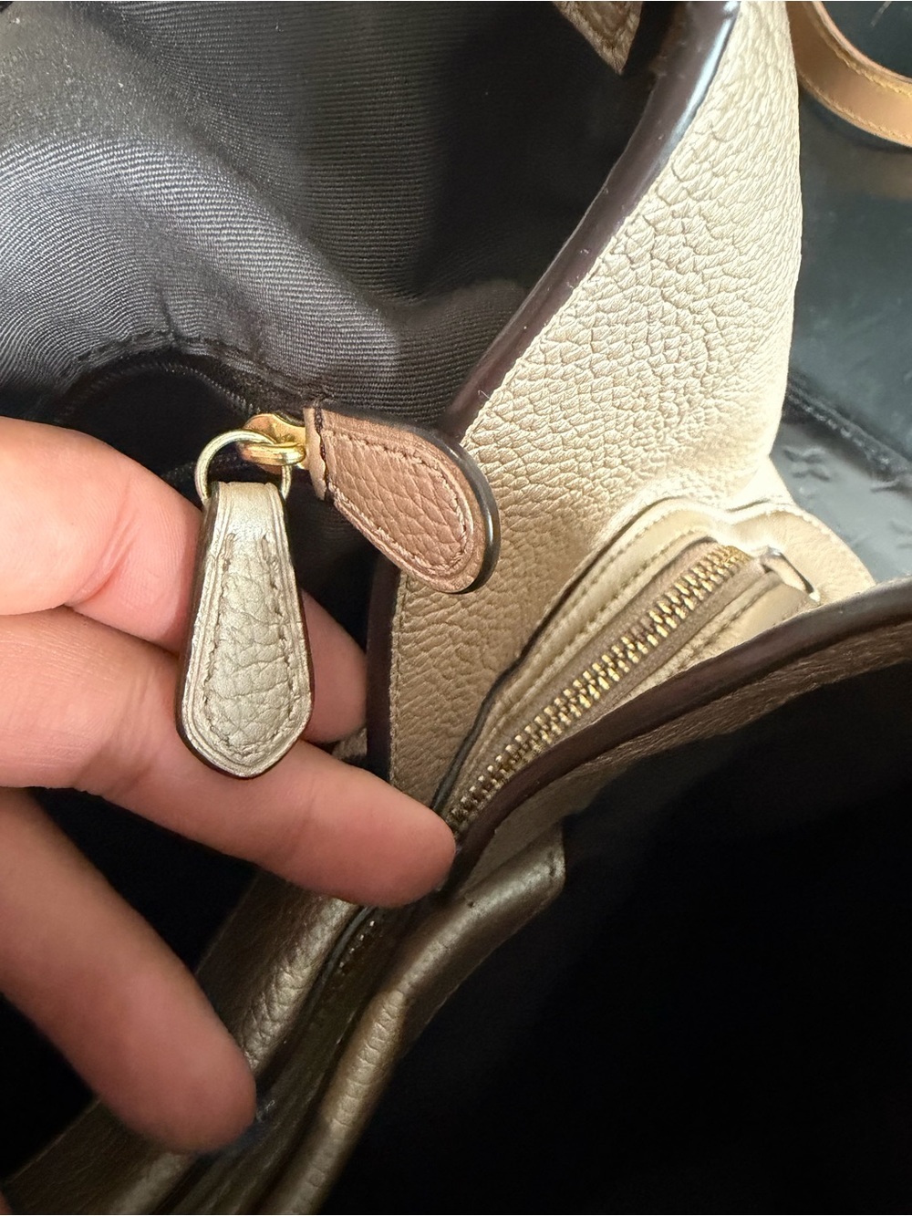 Coach Metallic Champagne Pebbled Leather Chain Shoulder Hobo Bag Gold - Picture 8 of 12
